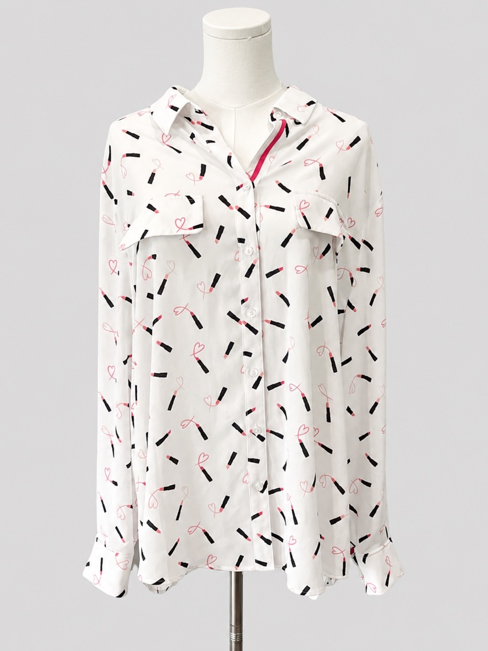 NWOT Chico’s Size 3 US XL 16 Lipstick Heart Print Button Down Blouse
